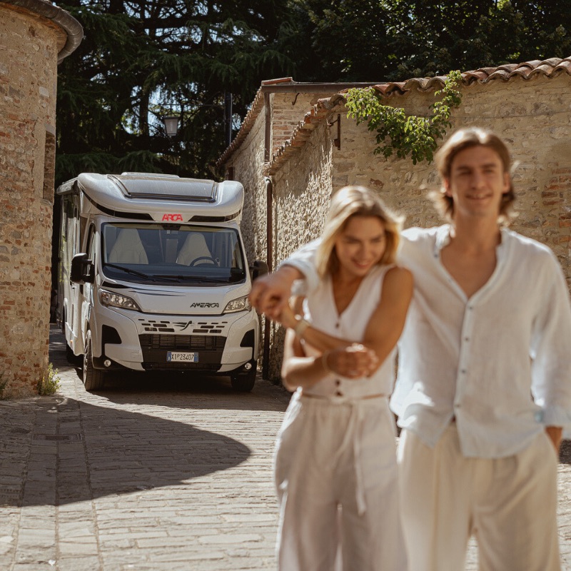 Camper Arca America Compact in centro storico